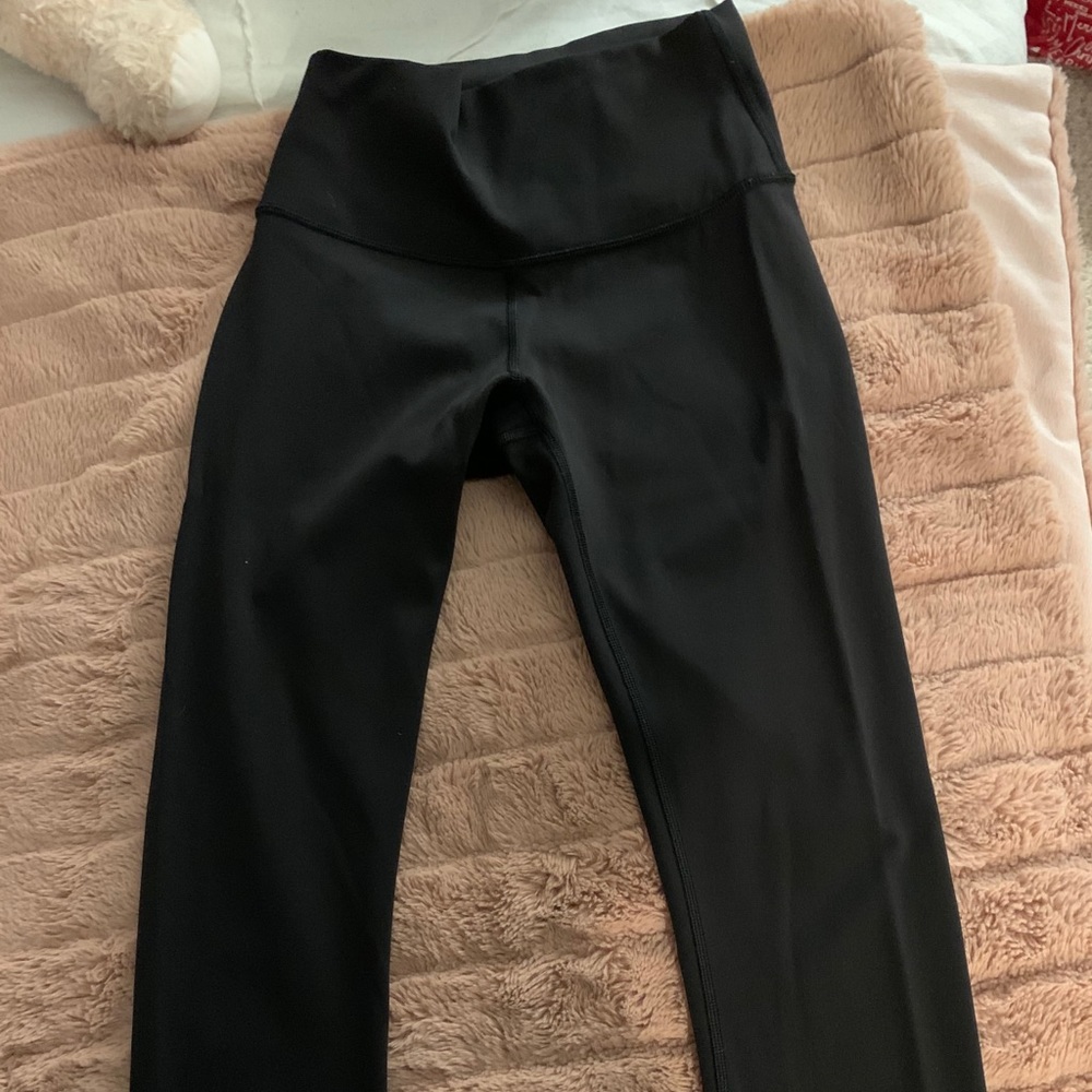 SOLD!!! lululemon cropped black leggings